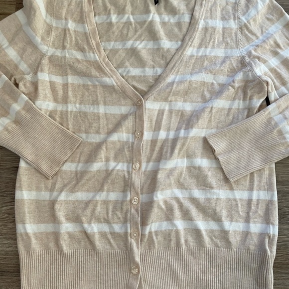 Womens cardigan - Picture 2 of 5